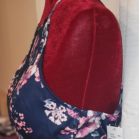 Floral dress - Picture 2 of 7